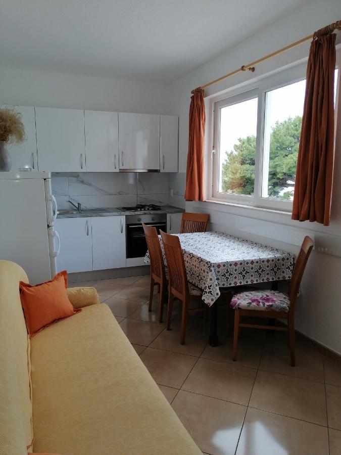 Apartmani Stipan Brela Exteriér fotografie