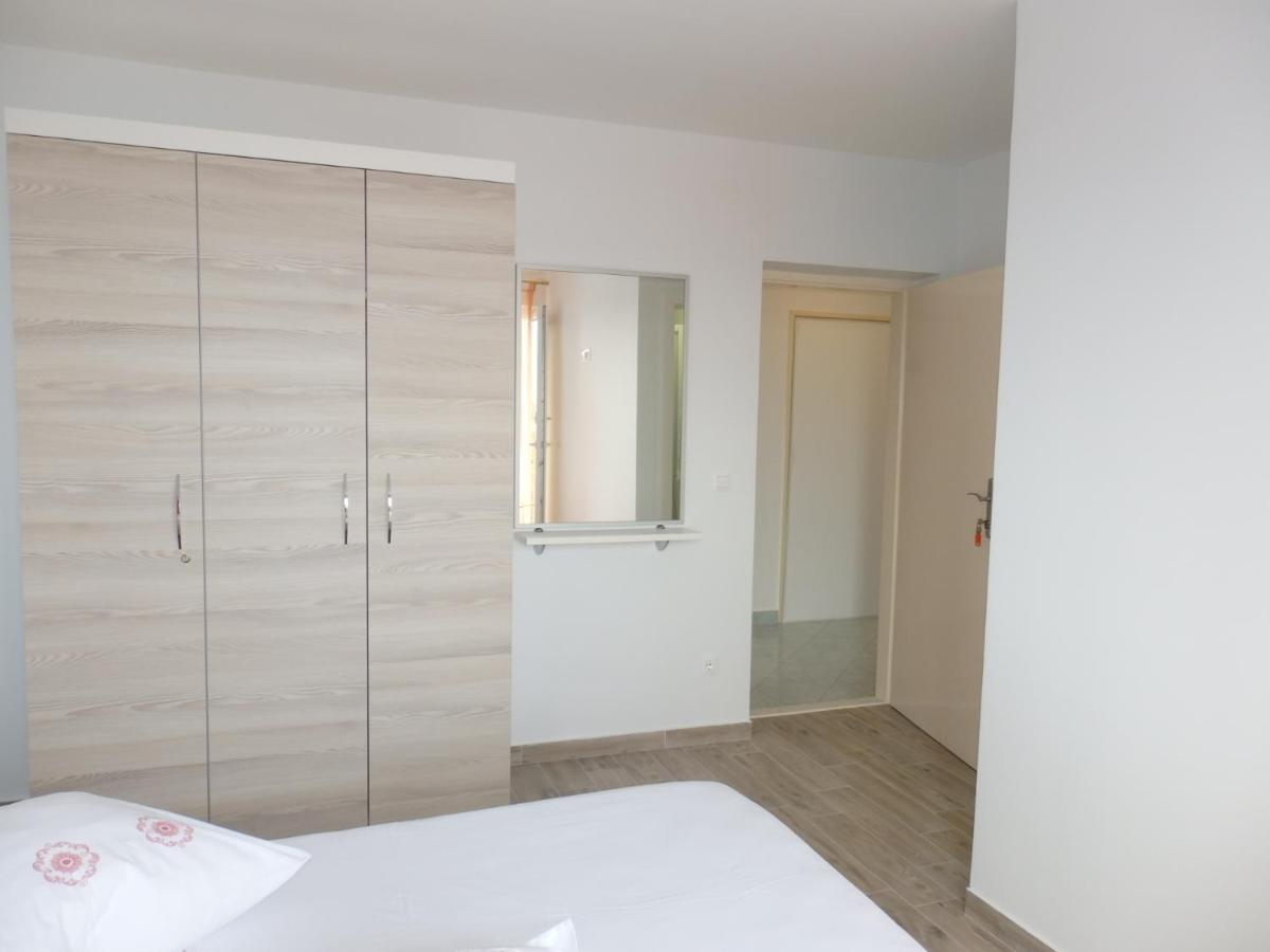 Apartmani Stipan Brela Exteriér fotografie