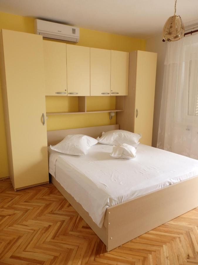 Apartmani Stipan Brela Exteriér fotografie