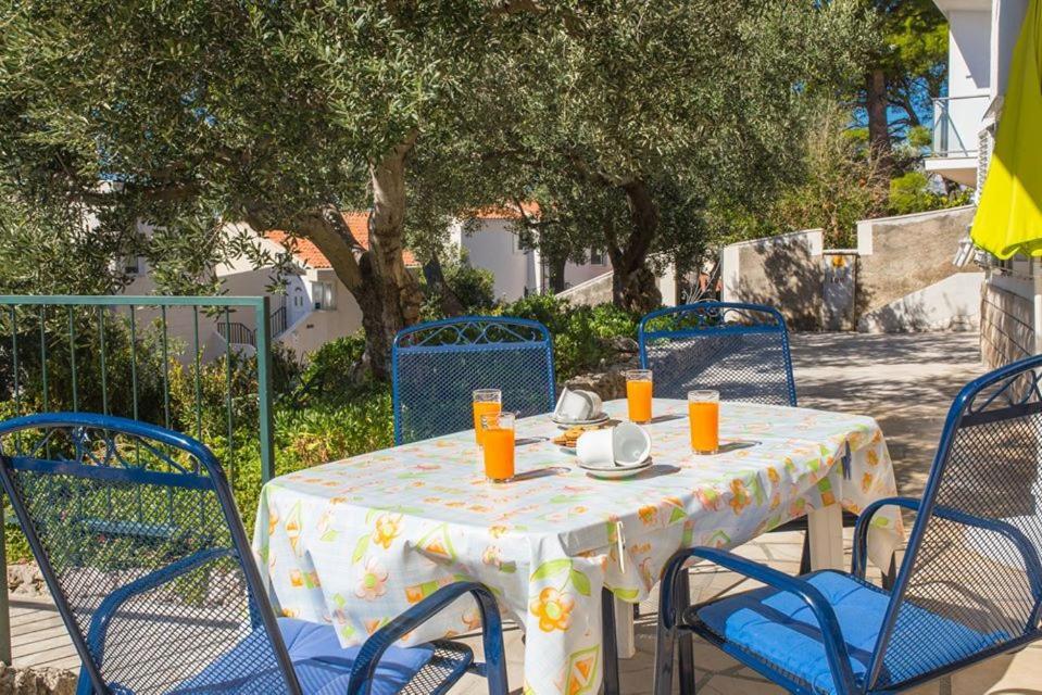 Apartmani Stipan Brela Exteriér fotografie