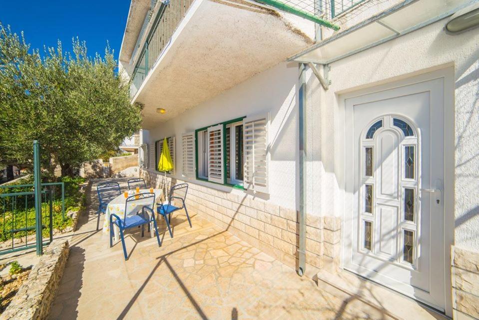 Apartmani Stipan Brela Exteriér fotografie