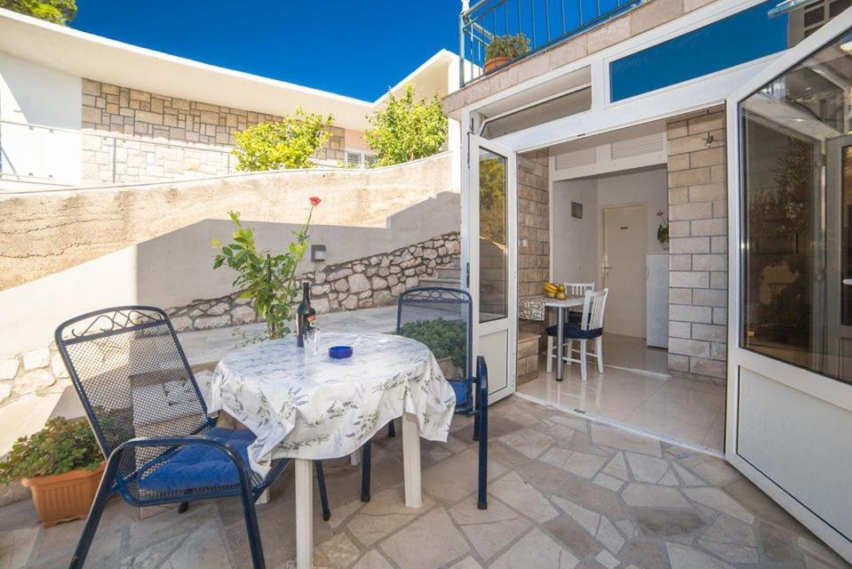 Apartmani Stipan Brela Exteriér fotografie