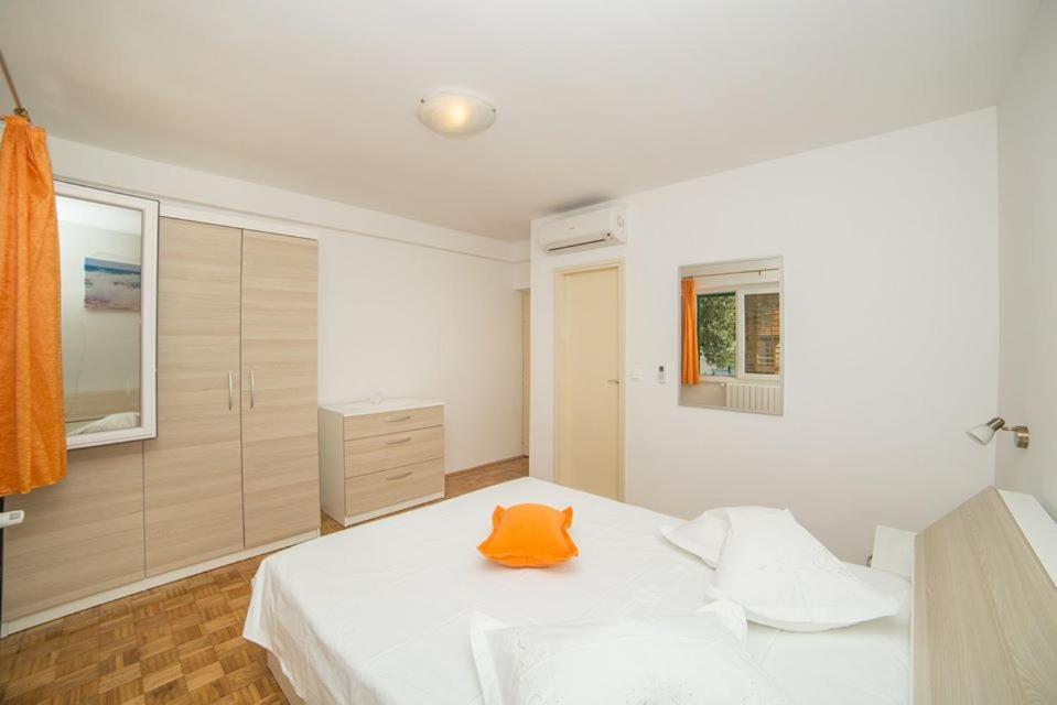 Apartmani Stipan Brela Exteriér fotografie